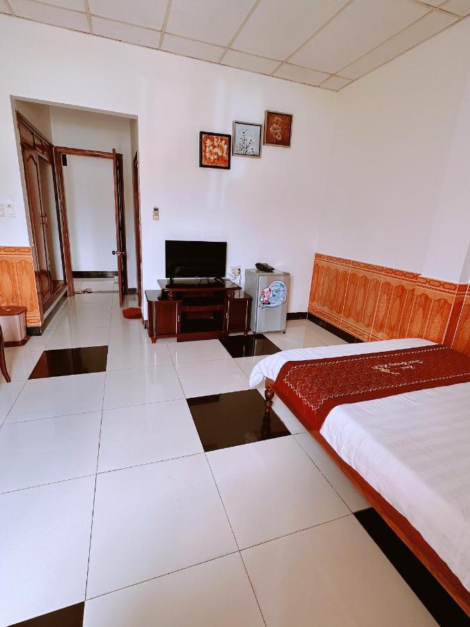 Truc Hoang Ha Hotel Tỉnh Kontum Kültér fotó
