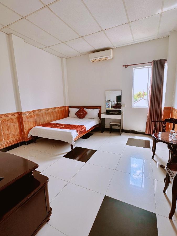 Truc Hoang Ha Hotel Tỉnh Kontum Kültér fotó