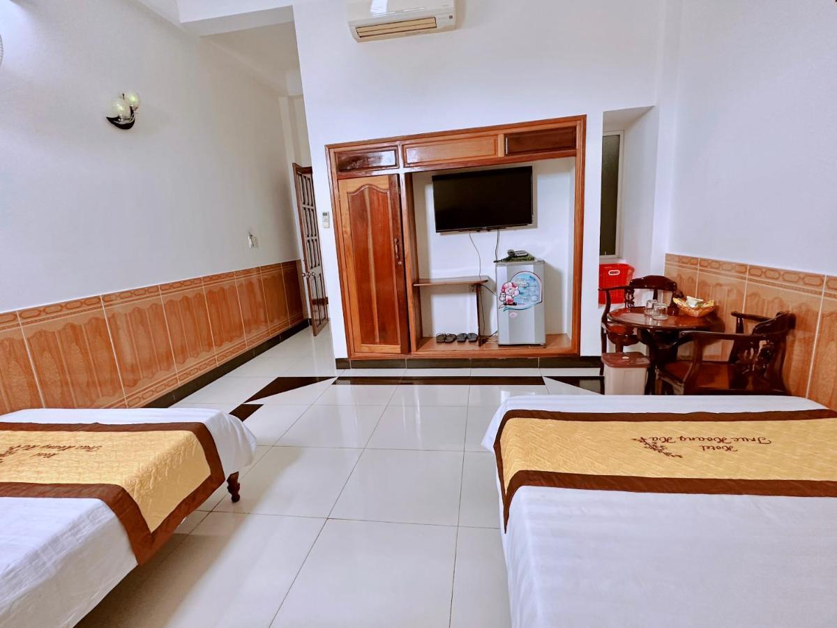 Truc Hoang Ha Hotel Tỉnh Kontum Kültér fotó