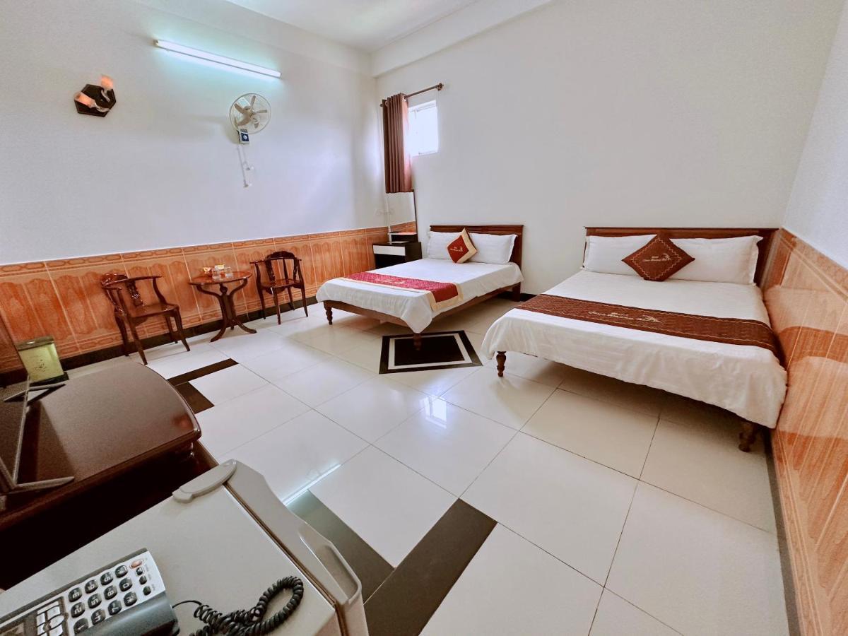 Truc Hoang Ha Hotel Tỉnh Kontum Kültér fotó