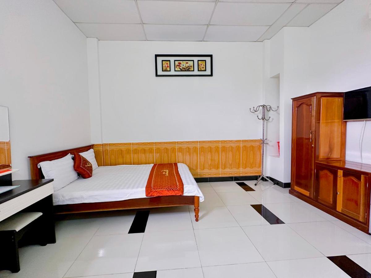 Truc Hoang Ha Hotel Tỉnh Kontum Kültér fotó