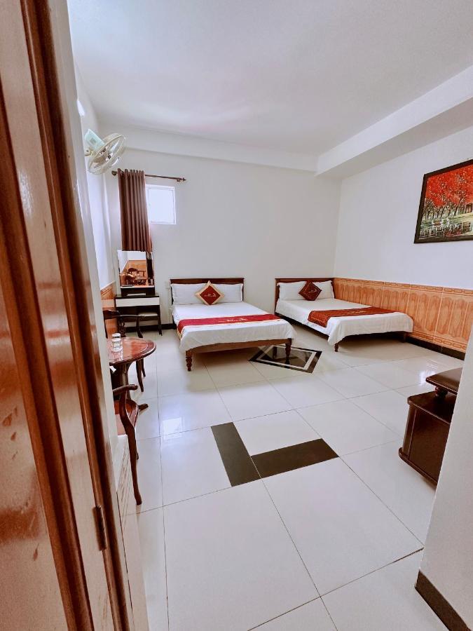 Truc Hoang Ha Hotel Tỉnh Kontum Kültér fotó