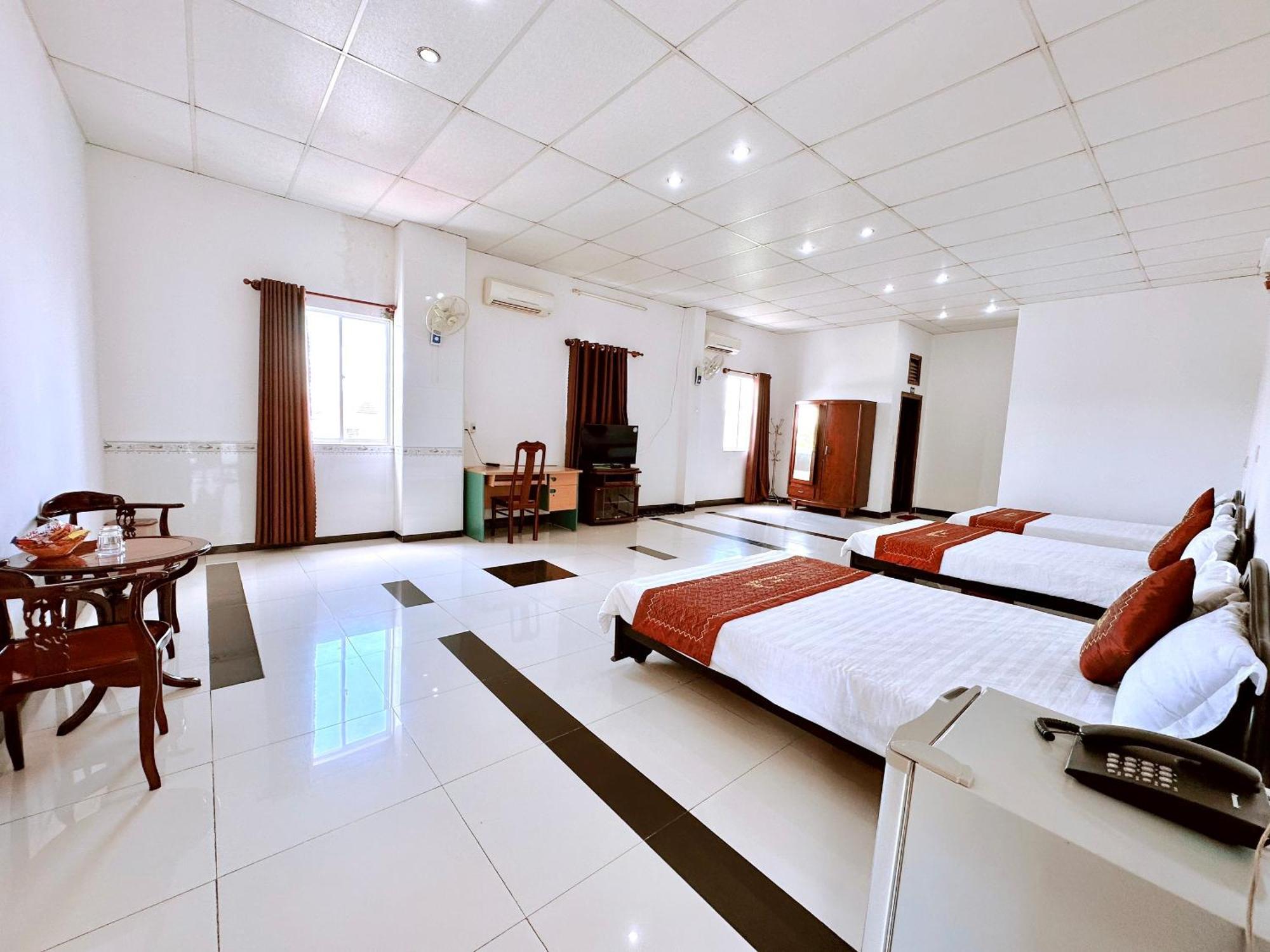 Truc Hoang Ha Hotel Tỉnh Kontum Kültér fotó