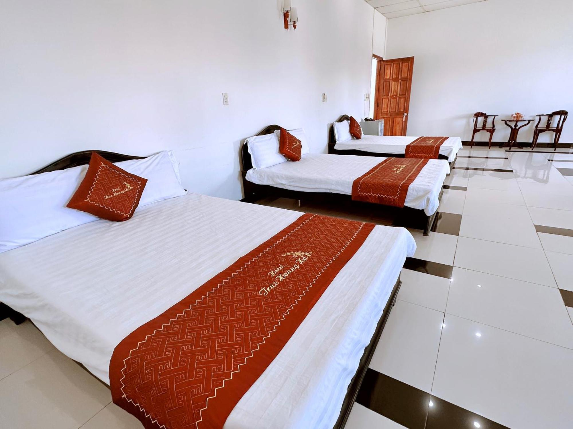 Truc Hoang Ha Hotel Tỉnh Kontum Kültér fotó