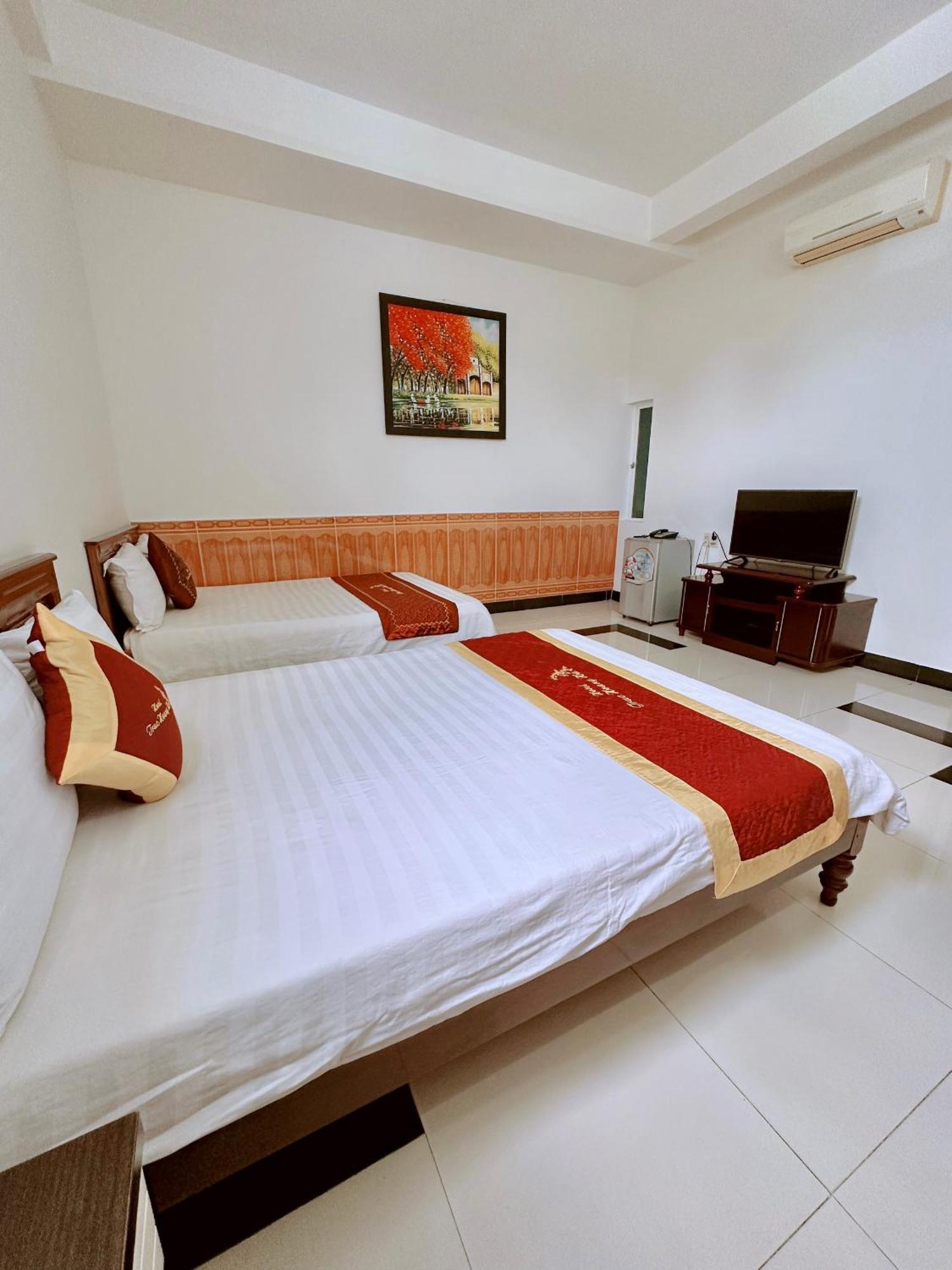 Truc Hoang Ha Hotel Tỉnh Kontum Kültér fotó