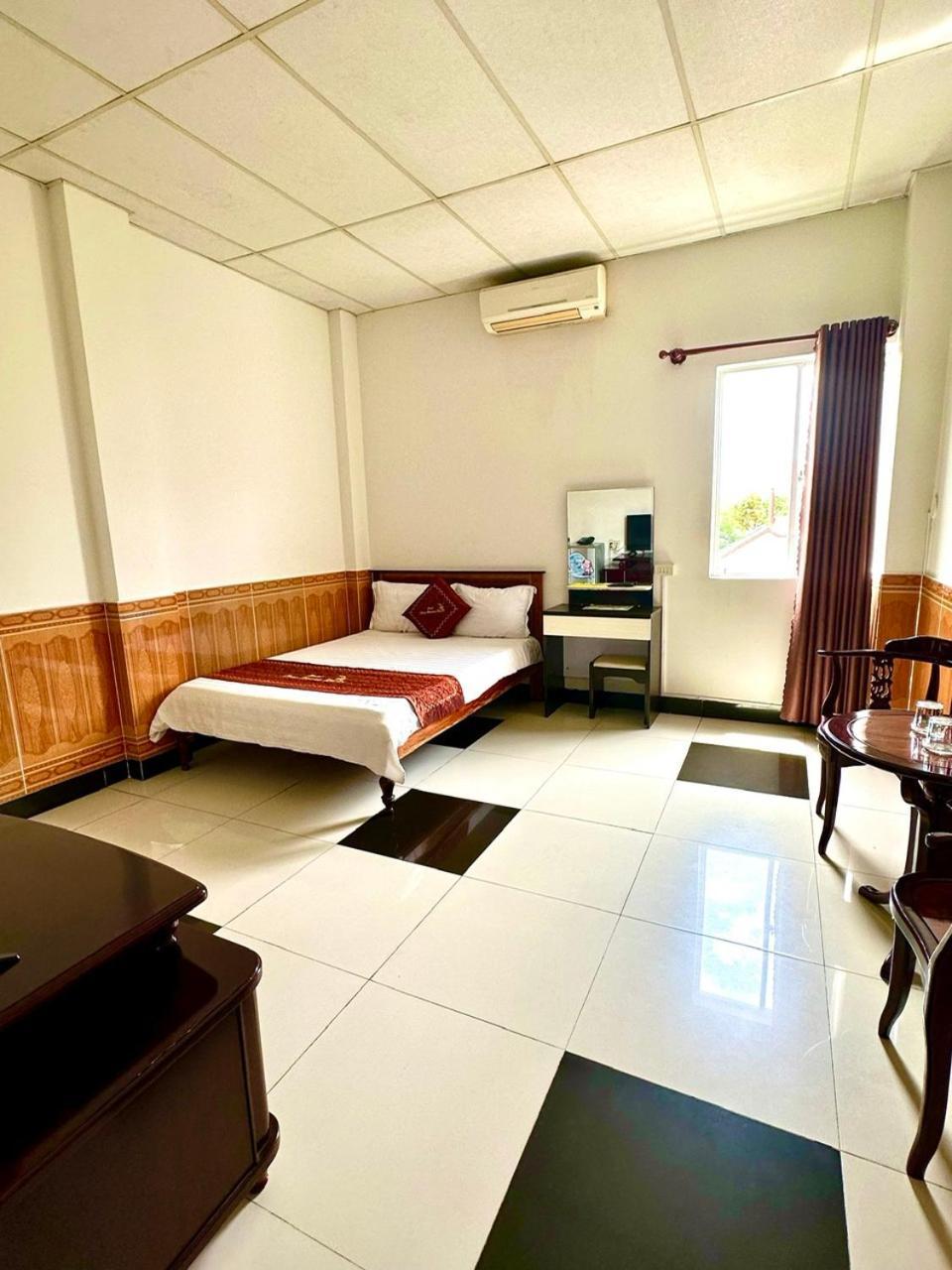 Truc Hoang Ha Hotel Tỉnh Kontum Kültér fotó
