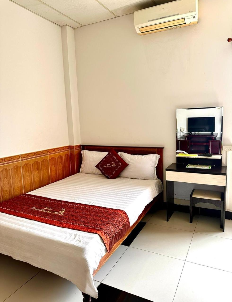 Truc Hoang Ha Hotel Tỉnh Kontum Kültér fotó